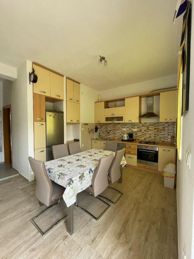 Ferienhaus Family House La - Krvavica